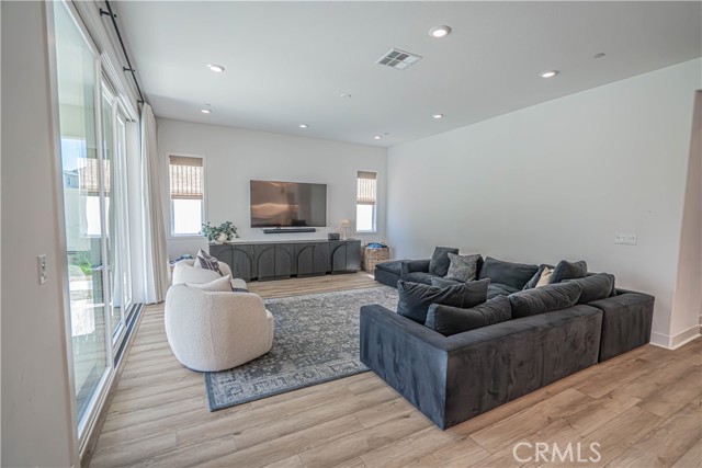 Detail Gallery Image 16 of 58 For 29768 Camino La Perdiz, Valencia,  CA 91354 - 5 Beds | 5 Baths