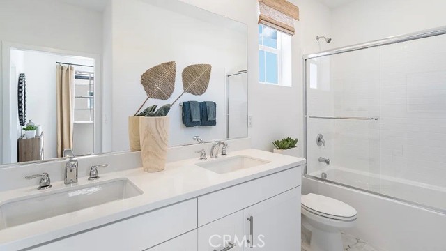 2540 E Lincoln Paseo, Ontario CA: https://media.crmls.org/medias/7fa4f7e6-1171-4034-8e3a-95d86e083583.jpg