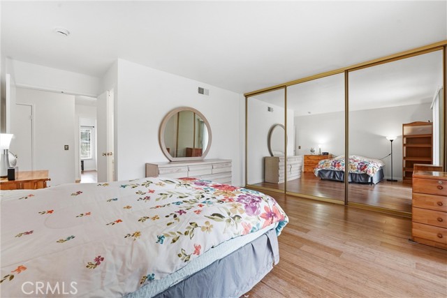 Image 10 of 23 For 22712 Foxborough