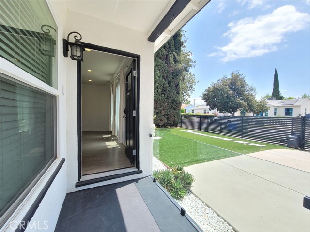 17557 Lemay Place, Lake Balboa CA: https://media.crmls.org/medias/7fa53ed0-86ac-463f-a221-03fbd8b93fb3.jpg