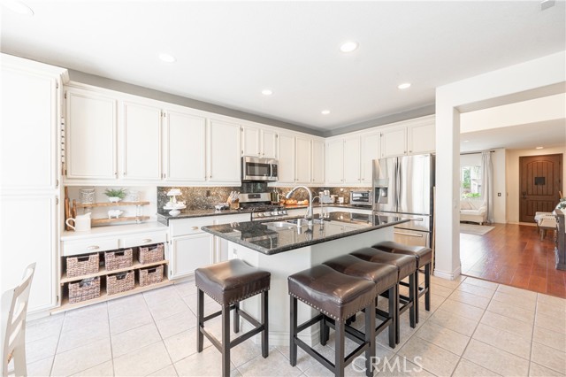 Detail Gallery Image 6 of 43 For 28692 Placerview, Saugus,  CA 91390 - 4 Beds | 3 Baths