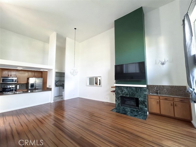 5440 Lindley Avenue, 310 photo 7