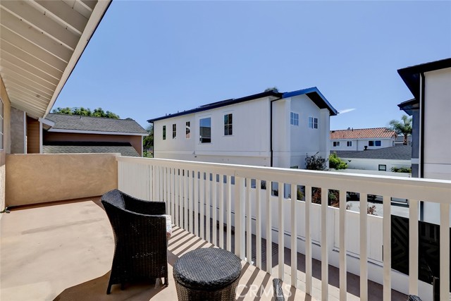 2218 Bataan Road, Redondo Beach, California 90278, 3 Bedrooms Bedrooms, ,2 BathroomsBathrooms,Residential,Sold,Bataan,SB22083182