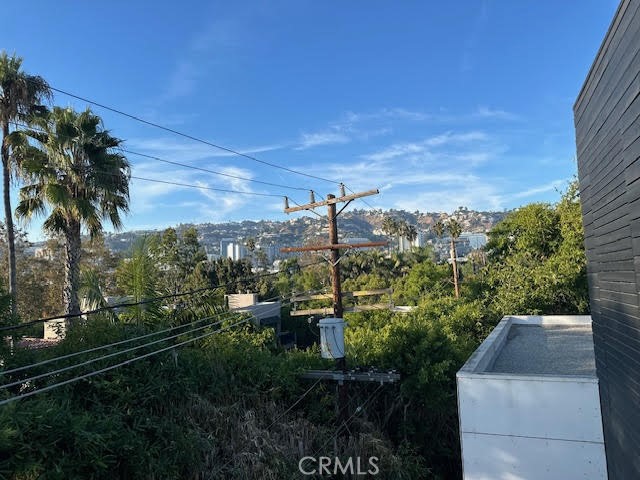 https://media.crmls.org/medias/7fa7cd7b-d9c4-47d4-ad2c-ddd6ca0994e4.jpg?preset=X-Large