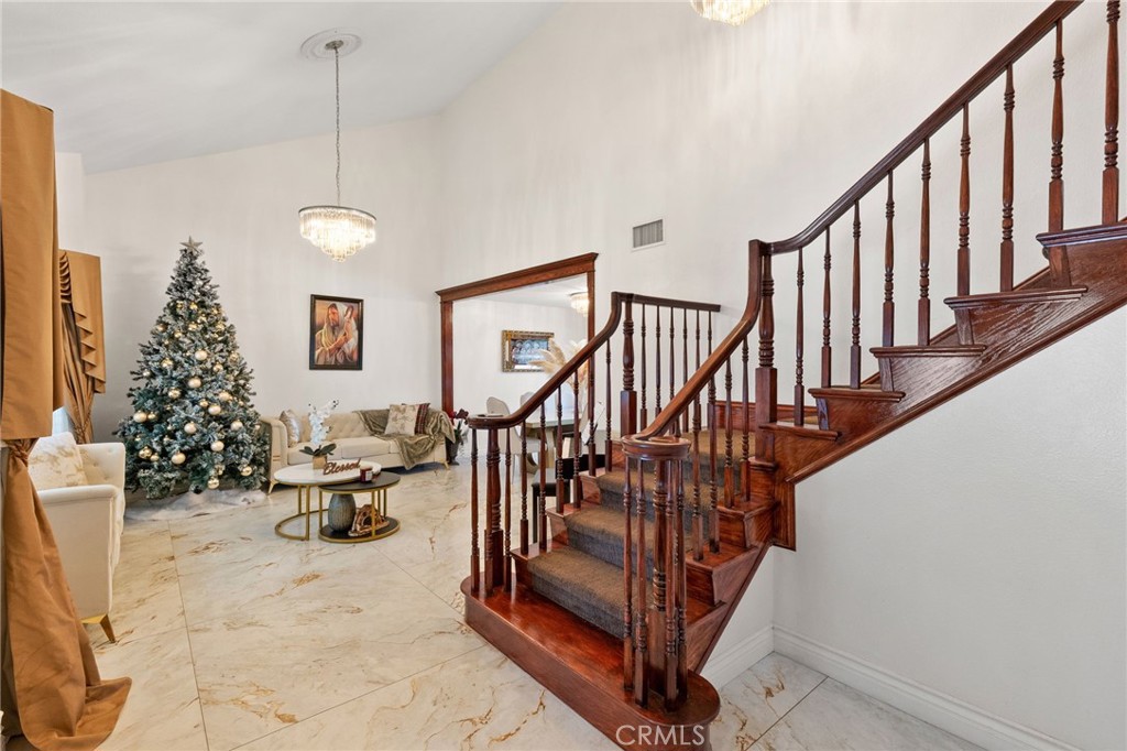 https://media.crmls.org/medias/7fa83c55-8fa4-4d0a-8150-952952ffa466.jpg?preset=X-Large