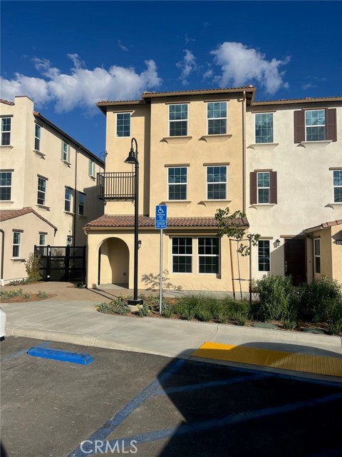 Detail Gallery Image 3 of 27 For 8315 Gabrielino Ct, Rancho Cucamonga,  CA 91730 - 3 Beds | 2/2 Baths