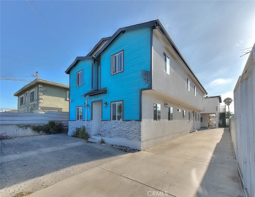 SingleFamilyResidence at 11031 S Burin