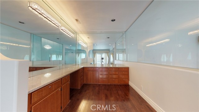 22500 N Summit Ridge Circle, Chatsworth CA: https://media.crmls.org/medias/7fa9eb32-7148-4a7b-a185-437178b206d7.jpg