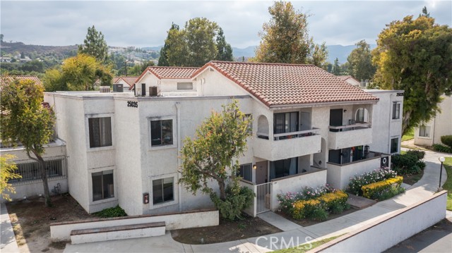 Detail Gallery Image 5 of 39 For 25035 Peachland Ave #174,  Newhall,  CA 91321 - 3 Beds | 2 Baths