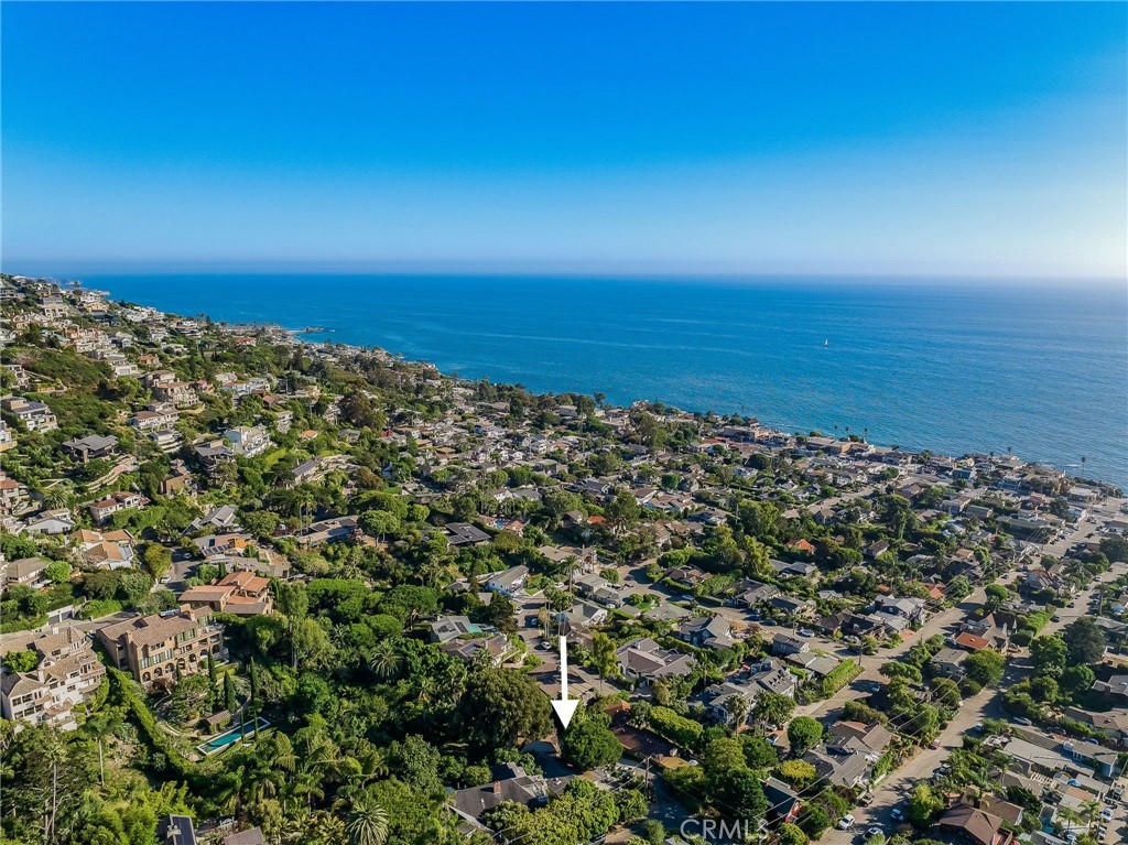 https://media.crmls.org/medias/7faa9c44-7f60-4e36-801f-c33bc86d8db2.jpg?preset=X-Large