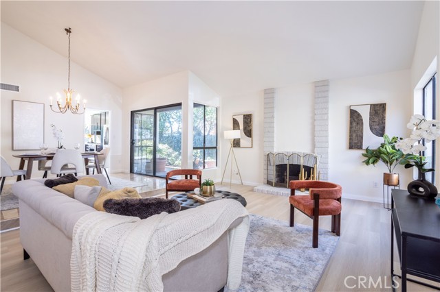 Detail Gallery Image 6 of 41 For 11772 Monte Leon Way, Porter Ranch,  CA 91326 - 4 Beds | 2 Baths