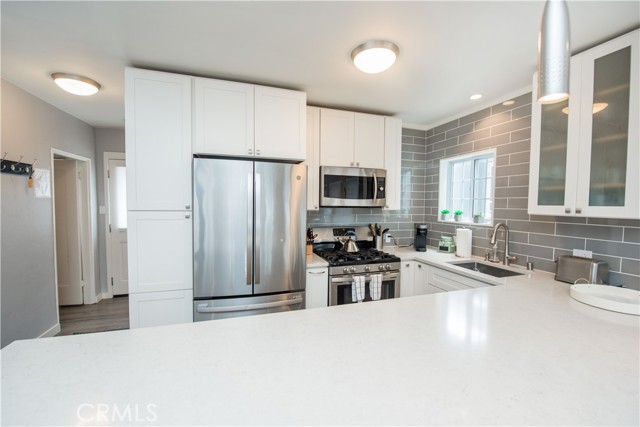 17021 7th Street, Sunset Beach CA: https://media.crmls.org/medias/7fac88c4-5d8c-48b7-a0f6-d918c08ed49b.jpg