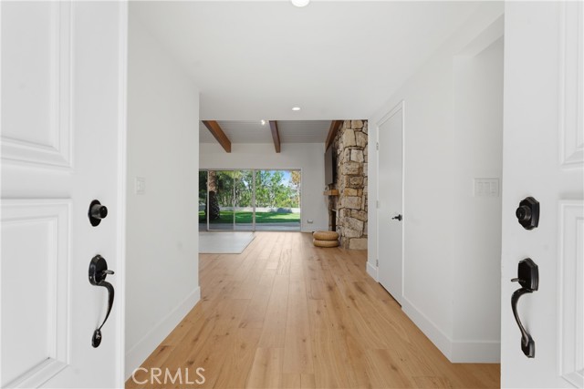 Detail Gallery Image 4 of 38 For 5618 Wilhelmina Ave, Woodland Hills,  CA 91367 - 3 Beds | 2/1 Baths