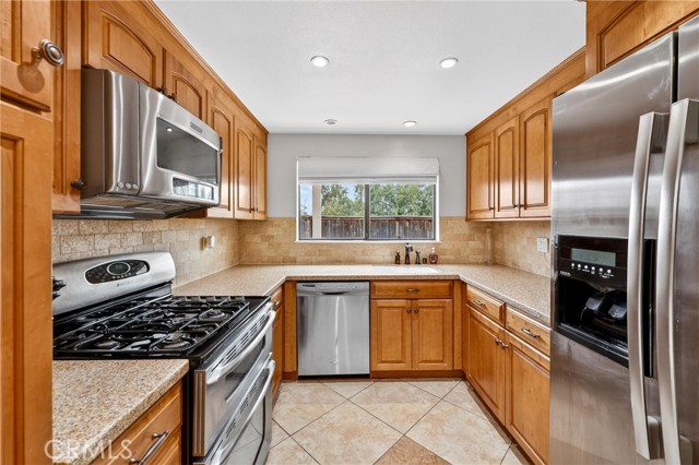 Detail Gallery Image 5 of 18 For 6800 Cedarbark Ct, Oak Park,  CA 91377 - 3 Beds | 2/1 Baths