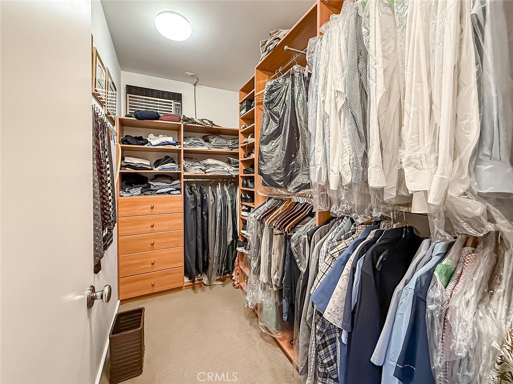 https://media.crmls.org/medias/7fadb951-0cfc-4e52-8db8-43ff96abda60.jpg?preset=X-Large