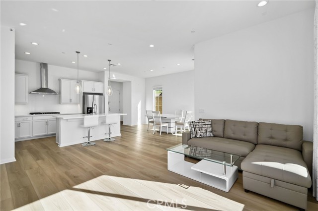 Detail Gallery Image 11 of 71 For 11957 Shadeland, Corona,  CA 92883 - 2 Beds | 2 Baths