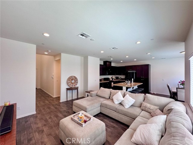 Detail Gallery Image 9 of 51 For 24325 Bay Laurel Ave, Murrieta,  CA 92562 - 3 Beds | 2/1 Baths