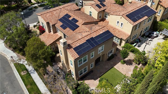 50 Winding Way, Irvine CA: https://media.crmls.org/medias/7fb0691c-d88c-4b33-b73c-7f9a0f59c2a2.jpg
