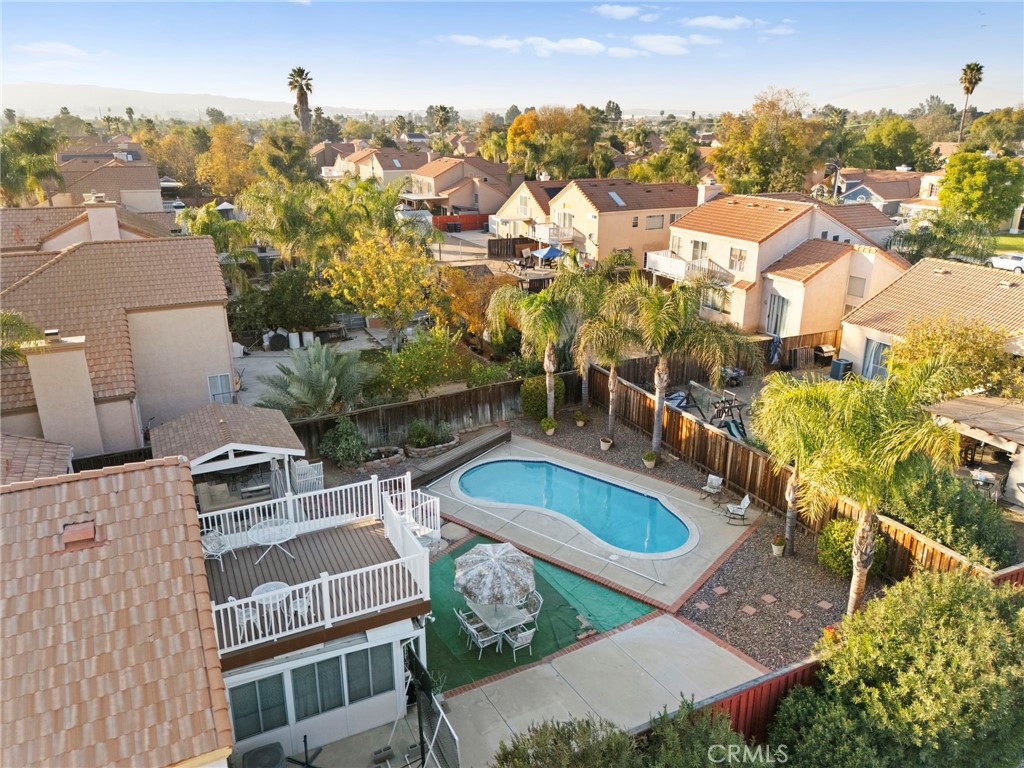 https://media.crmls.org/medias/7fb29593-9e70-421a-a04c-191d423ff7e1.jpg?preset=X-Large