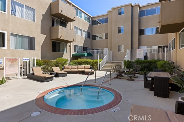 2 Bed Home for Sale in Sherman Oaks, California