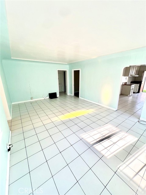 Detail Gallery Image 4 of 14 For 506 N Burris Ave, Compton,  CA 90221 - 3 Beds | 1 Baths