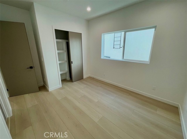 Detail Gallery Image 3 of 11 For 611 W 41st Pl #1/2,  Los Angeles,  CA 90037 - 3 Beds | 3 Baths