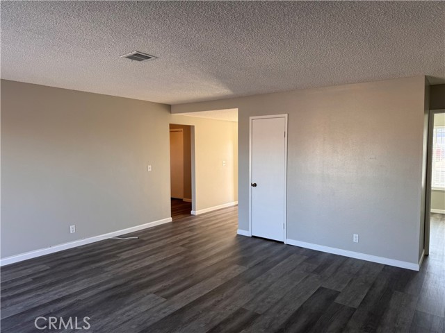 Detail Gallery Image 3 of 20 For 2028 Barcelona Cir, Barstow,  CA 92311 - 4 Beds | 2 Baths