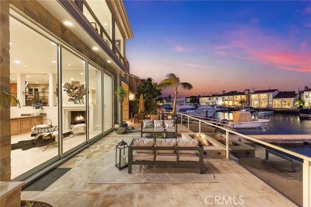 Detail Gallery Image 6 of 75 For 701 Bayside Dr, Newport Beach,  CA 92660 - 5 Beds | 5/1 Baths