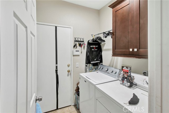 Detail Gallery Image 13 of 27 For 19975 Westerly Dr, Riverside,  CA 92508 - 3 Beds | 2 Baths