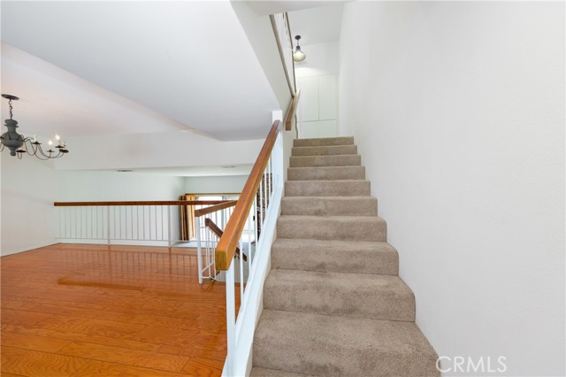 Detail Gallery Image 10 of 29 For 18344 Collins St a,  Tarzana,  CA 91356 - 2 Beds | 2/1 Baths