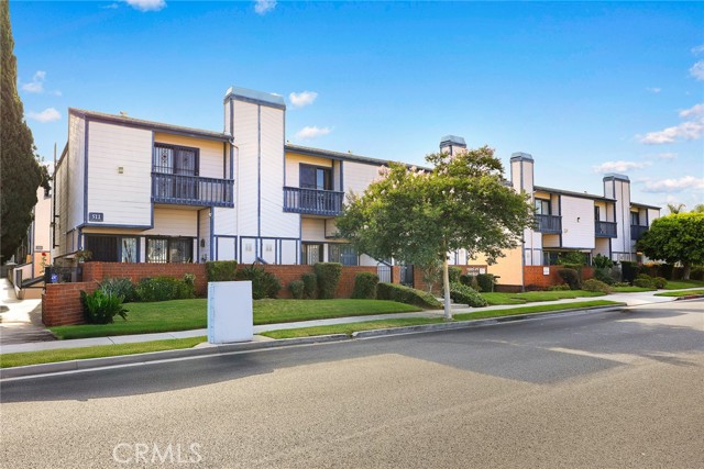 Detail Gallery Image 1 of 44 For 513 N Chandler Ave #E,  Monterey Park,  CA 91754 - 3 Beds | 2/1 Baths
