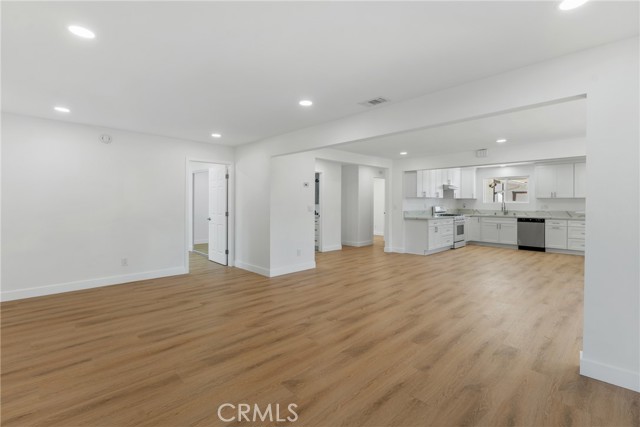 Detail Gallery Image 8 of 39 For 2105 Genevieve, San Bernardino,  CA 92405 - 3 Beds | 2 Baths