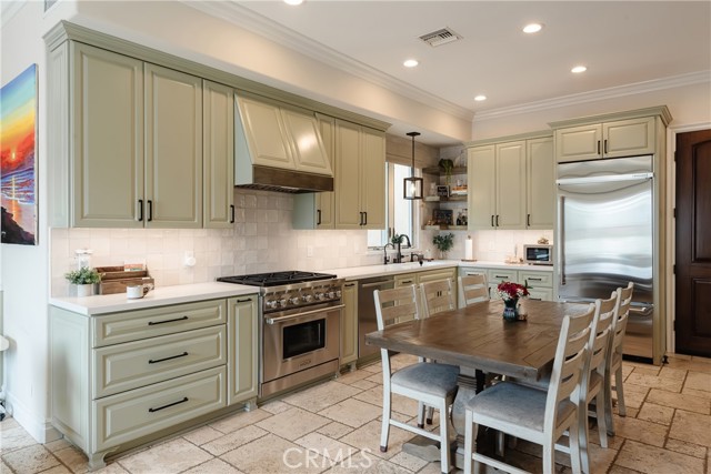 351 30th Street, Hermosa Beach, California 90254, 4 Bedrooms Bedrooms, ,3 BathroomsBathrooms,Residential,For Sale,30th,SB25124501