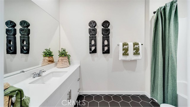 Detail Gallery Image 7 of 19 For 2577 Cloudview Privado, Ontario,  CA 91761 - 3 Beds | 2/1 Baths