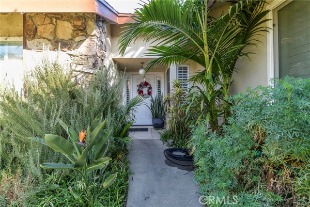 Detail Gallery Image 4 of 36 For 18915 Cantara St, Reseda,  CA 91335 - 3 Beds | 2 Baths