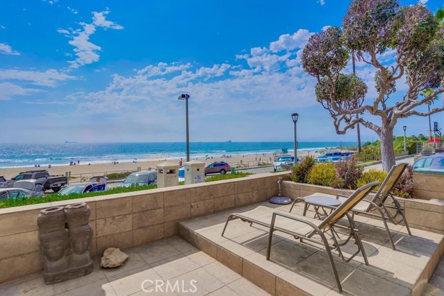 4230 The Strand, Manhattan Beach, California 90266, 3 Bedrooms Bedrooms, ,3 BathroomsBathrooms,Residential,Sold,The Strand,SB21190702