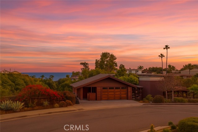 237 W Avenida Alessandro, San Clemente CA: https://media.crmls.org/medias/7fb84b04-0e41-4e1c-b781-1f017cbe0635.jpg