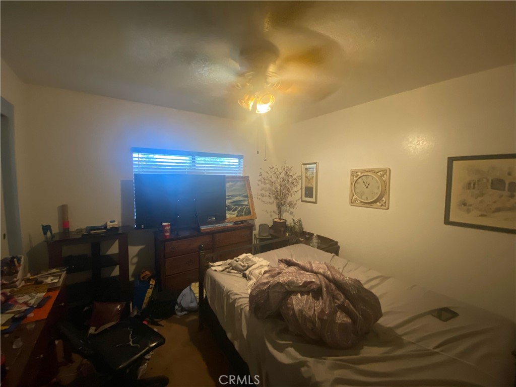 https://media.crmls.org/medias/7fb8bc1f-3e8b-4a19-897c-0d1f2c03cc86.jpg?preset=X-Large