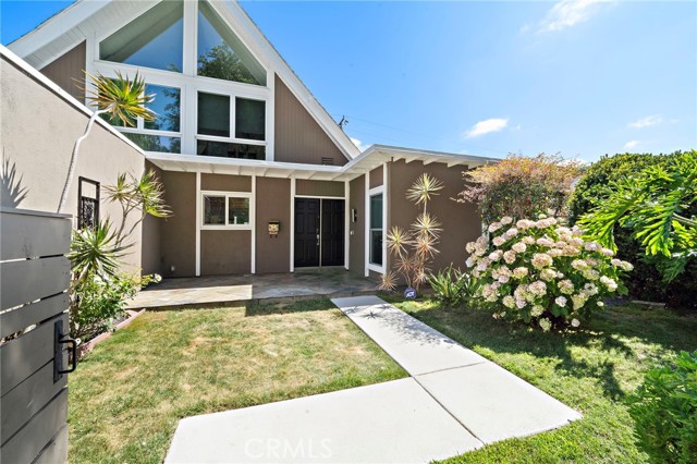 9168 El Azul Circle, Fountain Valley CA: https://media.crmls.org/medias/7fb8cb9d-2dca-4411-97b7-05cfdad2611e.jpg