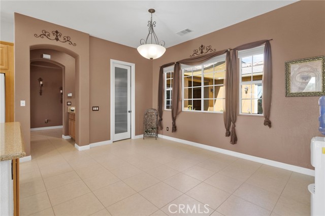 Detail Gallery Image 23 of 75 For 12916 Hyperion Ln, Apple Valley,  CA 92308 - 5 Beds | 3/1 Baths