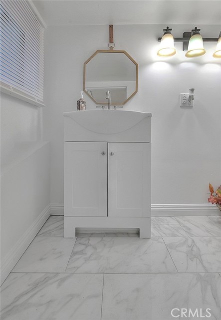 Detail Gallery Image 13 of 21 For 1002 Cherokee St, Fawnskin,  CA 92333 - 4 Beds | 3 Baths