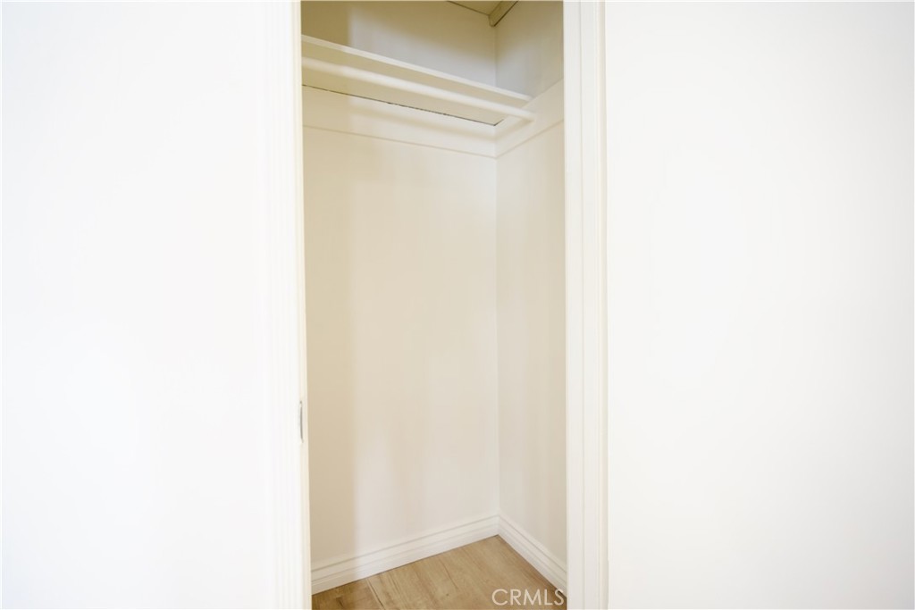 https://media.crmls.org/medias/7fba92c3-ff98-4437-aaaf-86d8c688ecbe.jpg?preset=X-Large