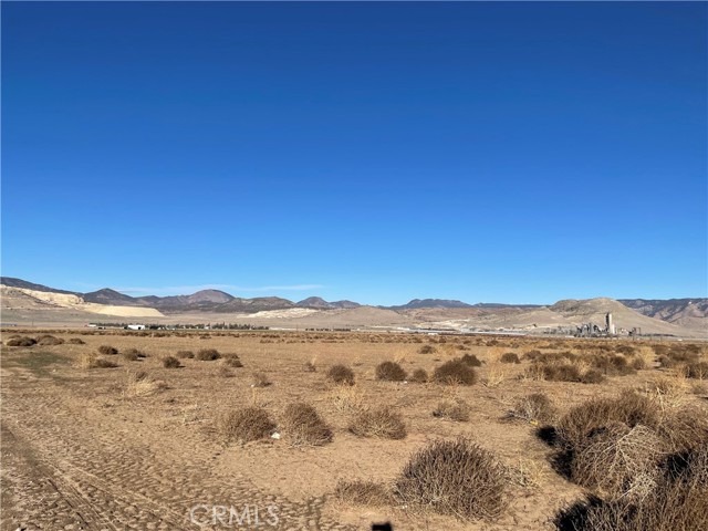 20028 Tehachapi Willow Springs Rd, Tehachapi CA: https://media.crmls.org/medias/7fbbadb9-efdd-41c5-bff4-2fd7b1ee3877.jpg