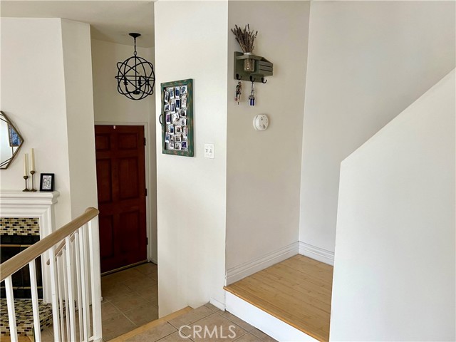 Detail Gallery Image 6 of 17 For 19950 Sherman Way a,  Winnetka,  CA 91306 - 3 Beds | 3/1 Baths