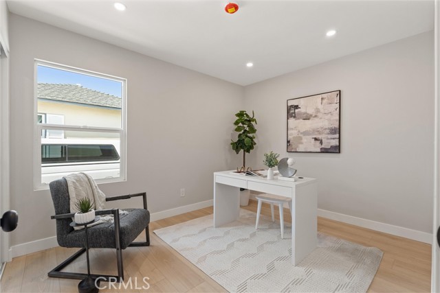 213 N Flower Street, Orange CA: https://media.crmls.org/medias/7fbc314a-4f47-49cb-be57-690d97d5f52a.jpg