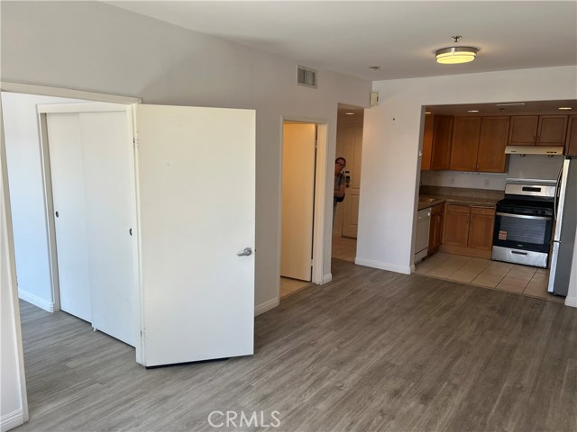 580 W Main, Alhambra CA: https://media.crmls.org/medias/7fbc8b6b-82a6-4e1a-8ebd-876eb75532bb.jpg