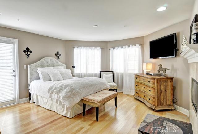 313 2nd Street, Hermosa Beach, California 90254, 3 Bedrooms Bedrooms, ,3 BathroomsBathrooms,Residential,Sold,2nd,SB12141698