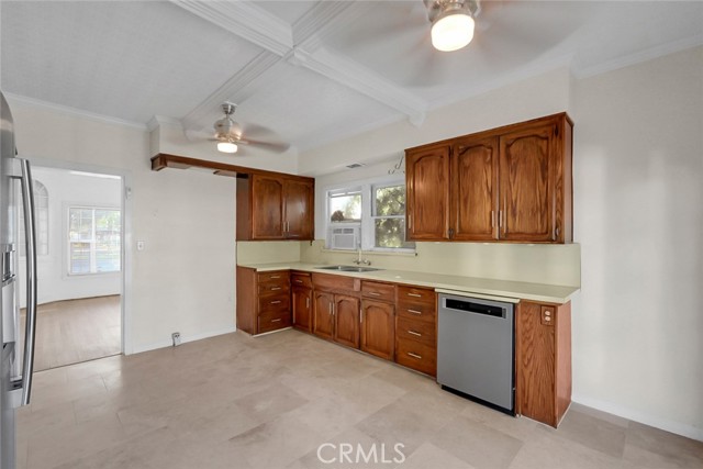 Detail Gallery Image 5 of 30 For 155 N 7th Ave, Chowchilla,  CA 93610 - 4 Beds | 2/1 Baths