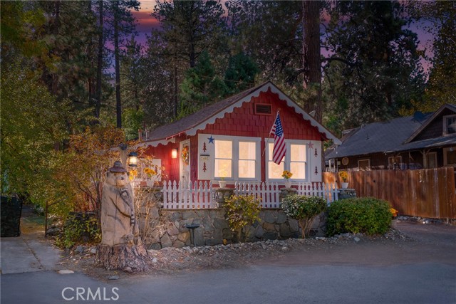 Detail Gallery Image 2 of 37 For 1461 Betty Street, Wrightwood,  CA 92397 - 2 Beds | 1 Baths