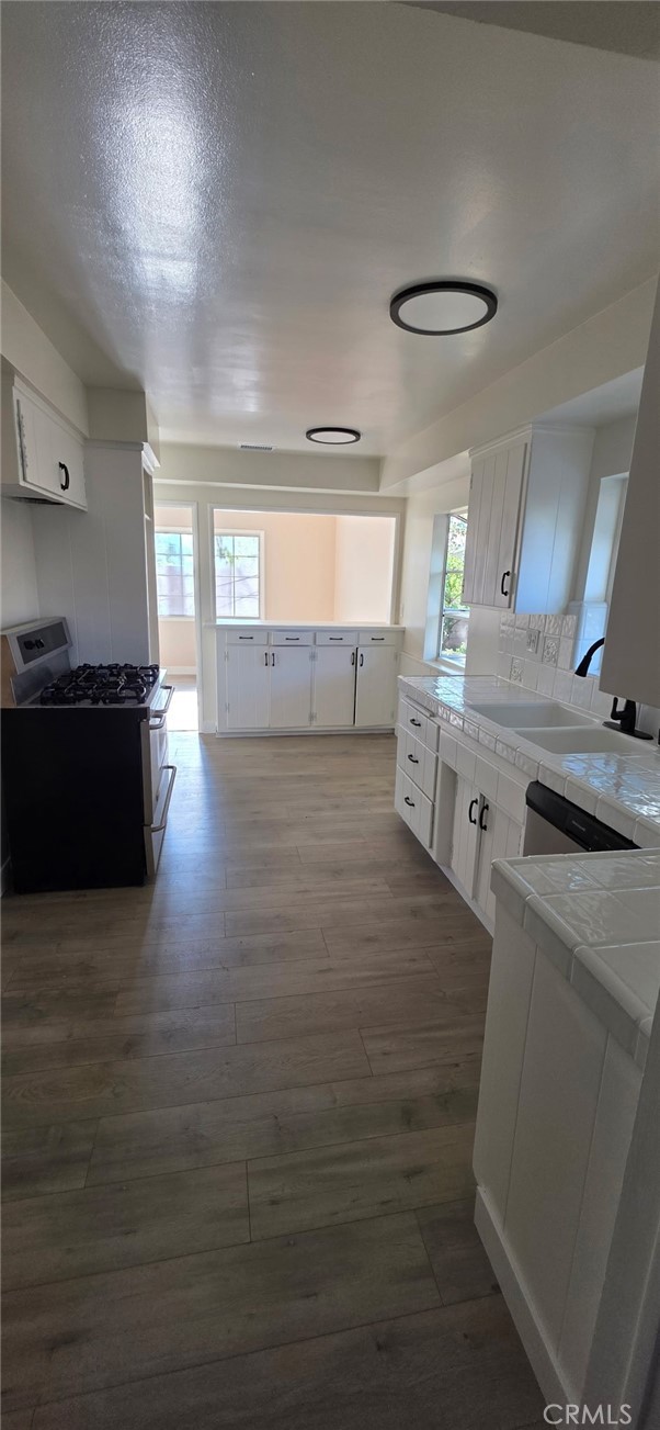 8849 Swinton Avenue, North Hills CA: https://media.crmls.org/medias/7fbe3e45-2f62-45a3-9ac5-c93fee4d86ac.jpg